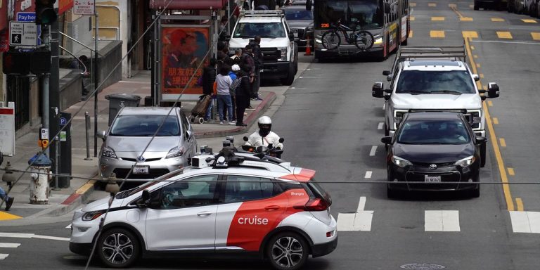 Opinion: On the streets of San Francisco, will robotaxis run amok or aground?