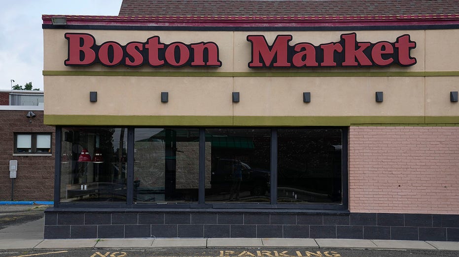 Boston Market restaurant closed