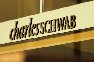 Charles Schwab to reduce headcount to bring down costs