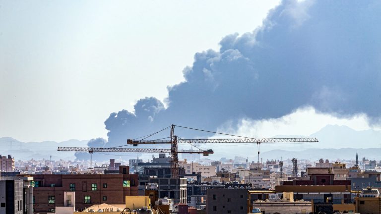 Don’t trust any stock rally unless oil prices, bond yields fall, Jim Cramer warns