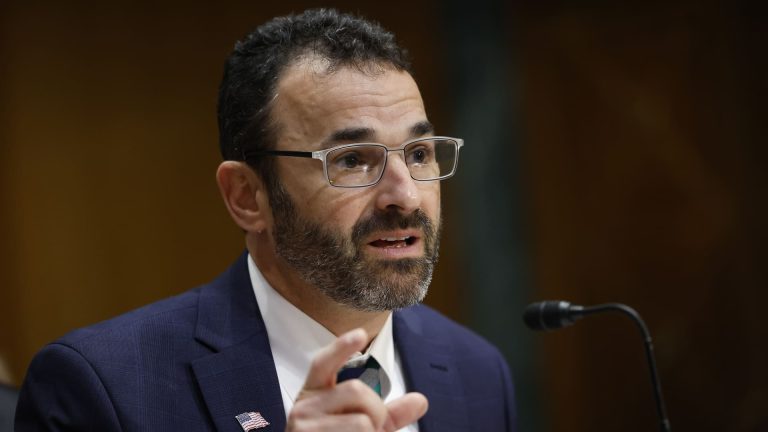 IRS to target ‘unscrupulous’ tax preparers amid crackdown of small business tax credit