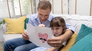 Mom who makes 6 figures through Etsy side hustle: 5 steps to start your own ‘set it and forget it’ printables shop