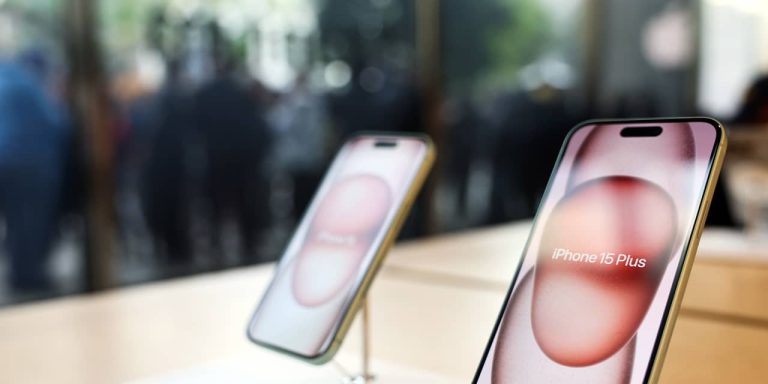 Apple Stock Slips Despite Earnings Beat