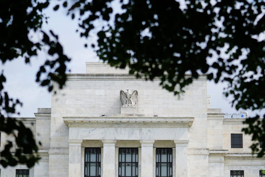 Fed to Weigh Interest Rates Amid Iran War, Potential Price Increases